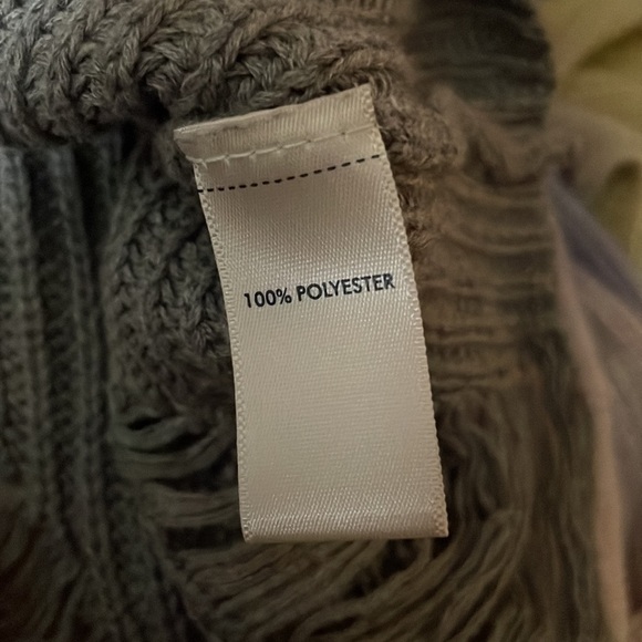 BKE Grey Distressed Sweater Tank Top - Picture 6 of 7